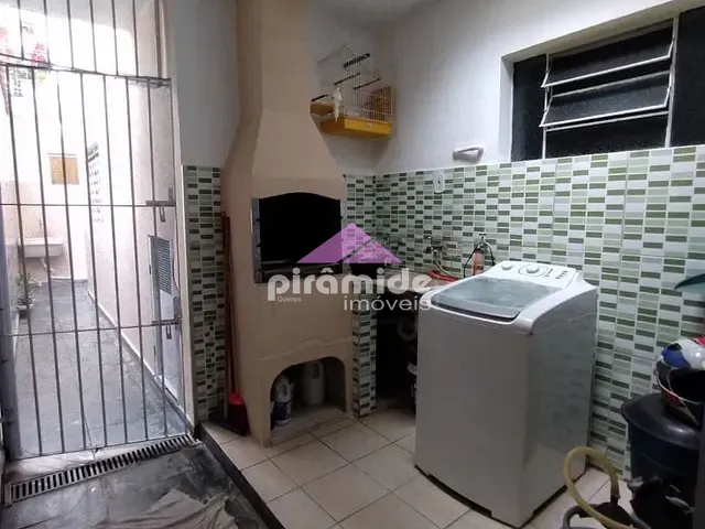 Casa com 137m² 4 quartos e 2 banheiros, à venda, no bairro Vila Antônio Augusto Luiz em Caçapava