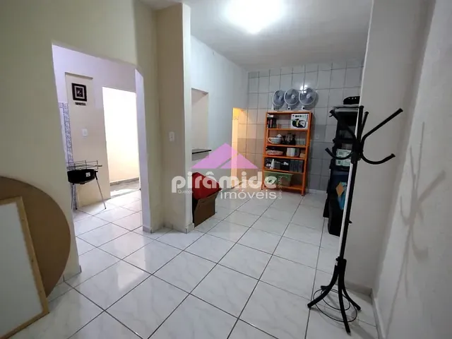 Casa com 137m² 4 quartos e 2 banheiros, à venda, no bairro Vila Antônio Augusto Luiz em Caçapava