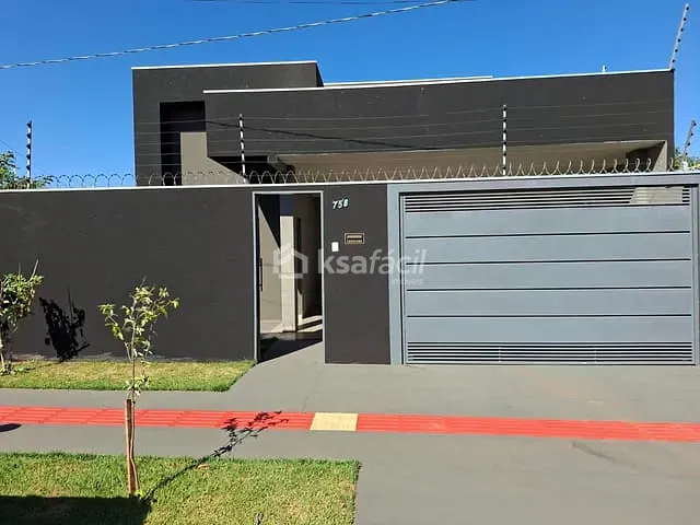 Casa com 173m² 2 quartos e 2 banheiros, à venda, no bairro Jardim Itamaracá em Campo Grande