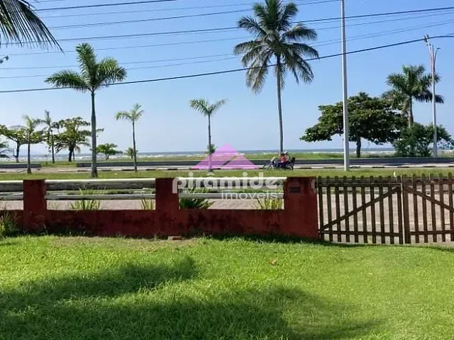 Casa com 780m² 1 quarto e 1 banheiro, à venda, no bairro Praia das Palmeiras em Caraguatatuba