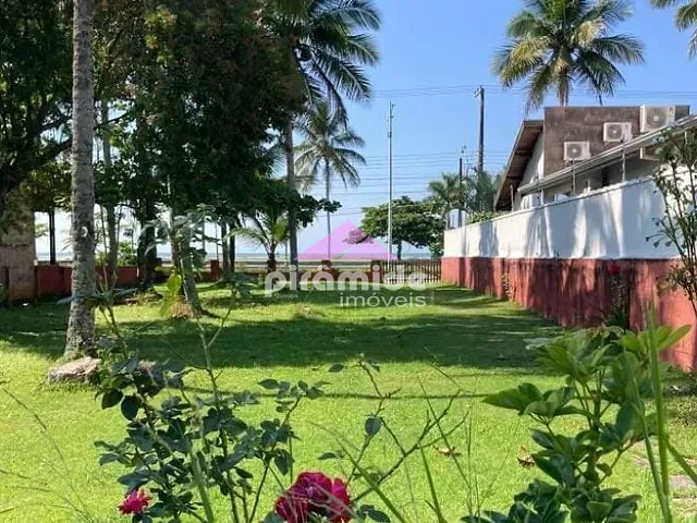 Casa com 780m² 1 quarto e 1 banheiro, à venda, no bairro Praia das Palmeiras em Caraguatatuba