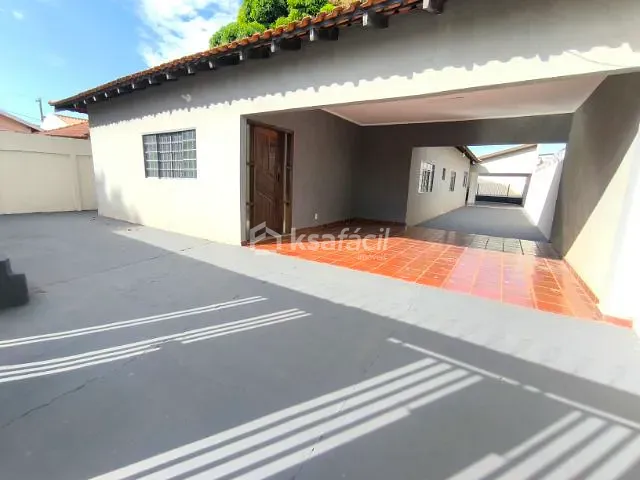 Casa com 576m² 4 quartos e 4 banheiros, à venda ou para alugar, no bairro Vila Santo Amaro em Campo Grande