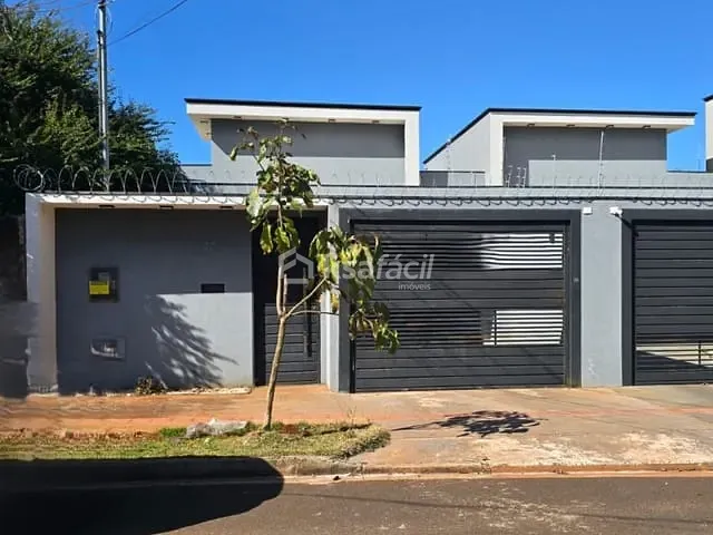 Casa com 225m² 3 quartos e 3 banheiros, à venda, no bairro Parque Residencial Rita Vieira em Campo Grande
