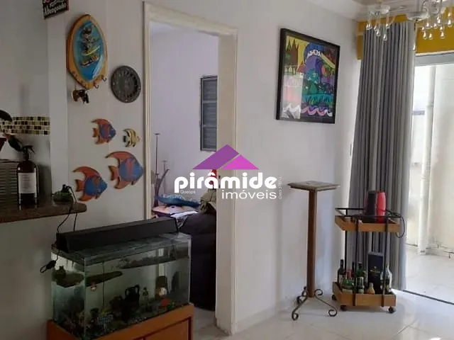 Casa com 253m² 3 quartos e 2 banheiros, à venda, no bairro Conjunto Residencial Vale dos Pinheiros em São José dos Campos