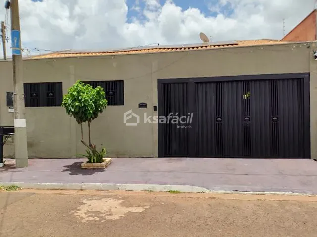 Casa com 200m² 3 quartos e 2 banheiros, à venda, no bairro Rita Vieira em Campo Grande