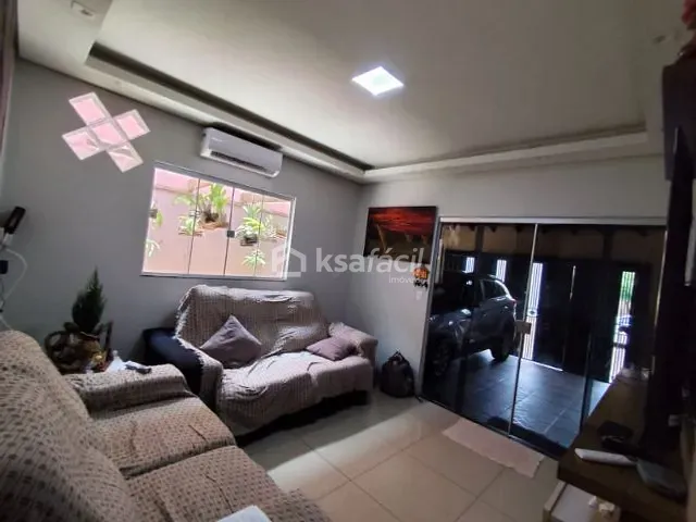 Casa com 200m² 3 quartos e 2 banheiros, à venda, no bairro Rita Vieira em Campo Grande