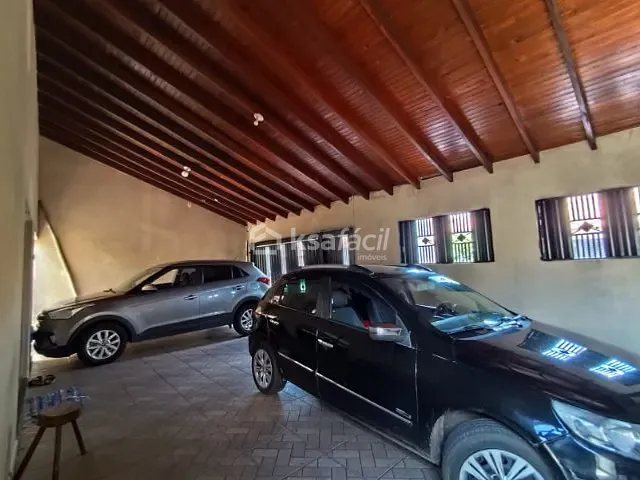 Casa com 200m² 3 quartos e 2 banheiros, à venda, no bairro Rita Vieira em Campo Grande