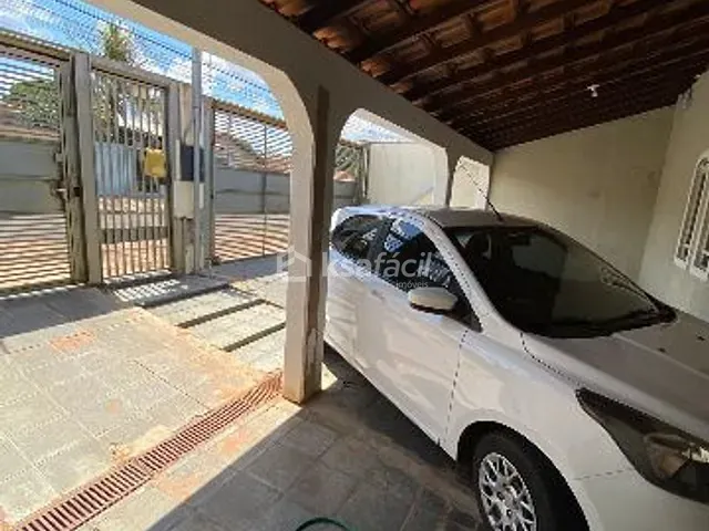 Casa com 250m² 3 quartos e 2 banheiros, à venda, no bairro Parque dos Novos Estados em Campo Grande