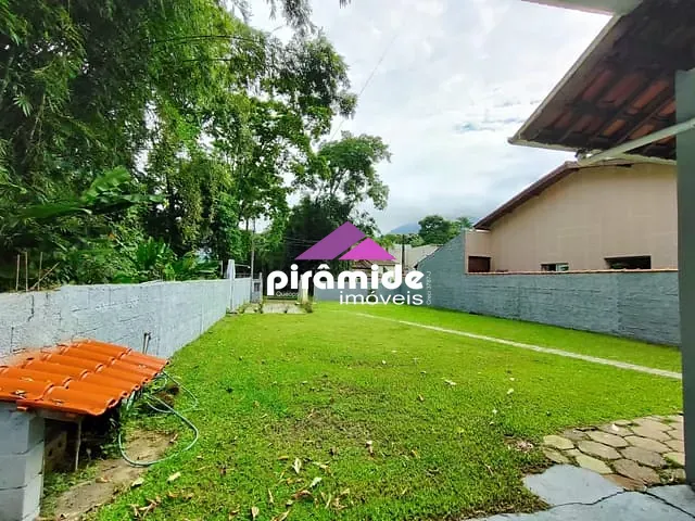 Casa com 384m² 2 quartos e 2 banheiros, à venda, no bairro Mar Verde II em Caraguatatuba