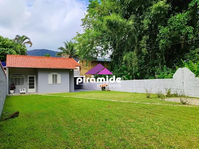 Casa com 384m² 2 quartos e 2 banheiros, à venda, no bairro Mar Verde II em Caraguatatuba