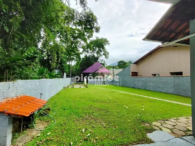 Casa com 384m² 2 quartos e 2 banheiros, à venda, no bairro Mar Verde II em Caraguatatuba