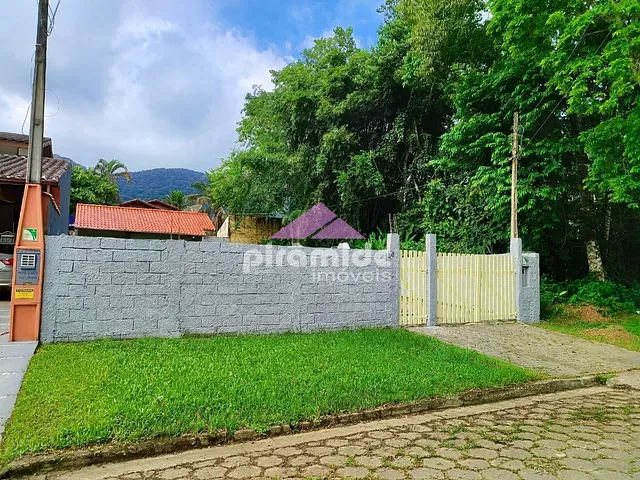 Casa com 384m² 2 quartos e 2 banheiros, à venda, no bairro Mar Verde II em Caraguatatuba