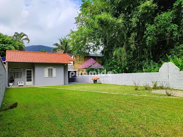 Casa com 384m² 2 quartos e 2 banheiros, à venda, no bairro Mar Verde II em Caraguatatuba