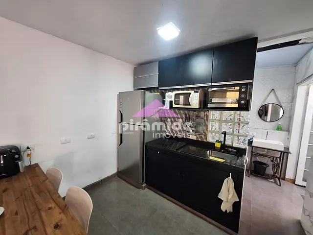 Casa com 45m² 2 quartos e 1 banheiro, à venda, no bairro Martim de Sá em Caraguatatuba