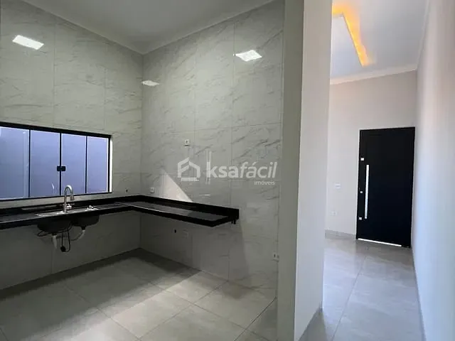 Casa com 180m² 3 quartos e 3 banheiros, à venda, no bairro Parque Residencial Rita Vieira em Campo Grande