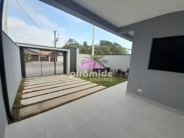 Casa com 245m² 3 quartos e 3 banheiros, à venda, no bairro Jardim das Gaivotas em Caraguatatuba