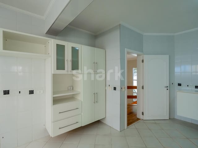 Casa com 521m² 2 quartos e 4 banheiros, à venda ou para alugar, no bairro Alphaville em Santana de Parnaíba