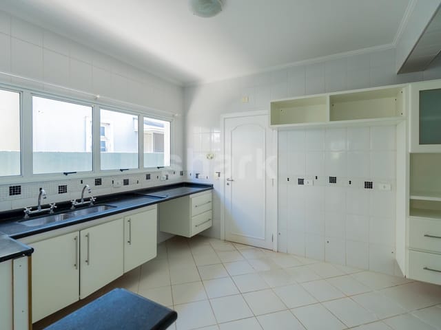 Casa com 521m² 2 quartos e 4 banheiros, à venda ou para alugar, no bairro Alphaville em Santana de Parnaíba