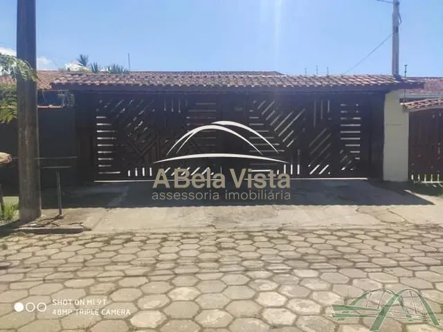 Casa com 202m² 3 quartos e 2 banheiros, à venda, no bairro Nova Itanhaém - Praia em Itanhaém