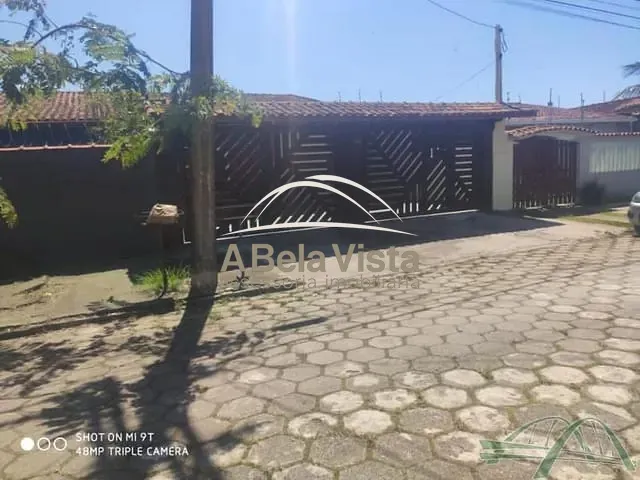 Casa com 202m² 3 quartos e 2 banheiros, à venda, no bairro Nova Itanhaém - Praia em Itanhaém