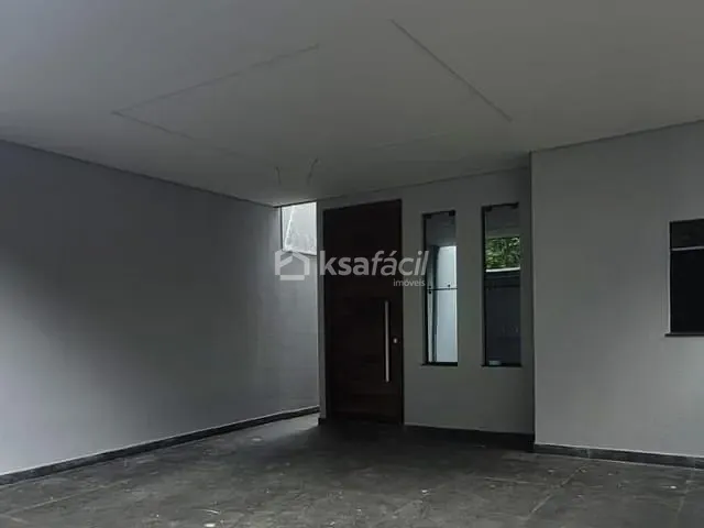 Casa com 180m² 3 quartos e 3 banheiros, à venda, no bairro Seminário em Campo Grande