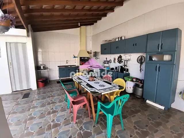 Casa com 250m² 5 quartos e 2 banheiros, à venda, no bairro Martim de Sá em Caraguatatuba