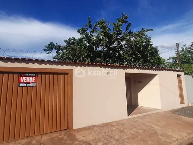 Casa com 360m² 4 quartos e 2 banheiros, à venda ou para alugar, no bairro Guanandi em Campo Grande