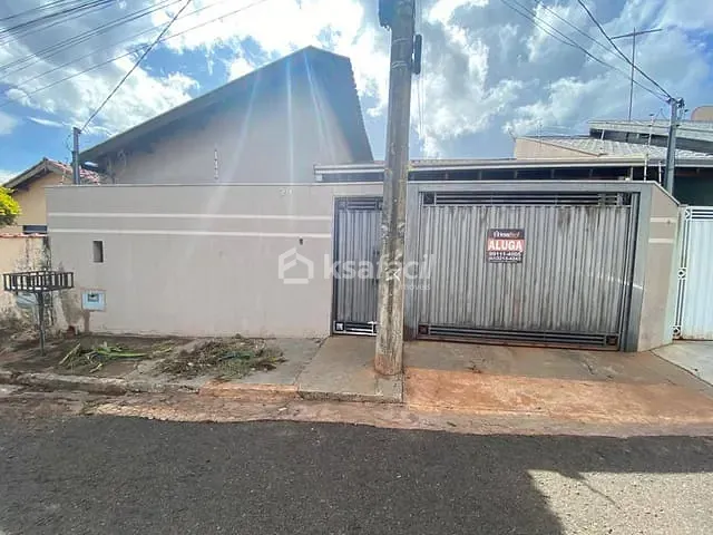 Casa com 200m² 3 quartos e 2 banheiros, à venda, no bairro Conjunto Residencial Recanto dos Rouxinóis em Campo Grande