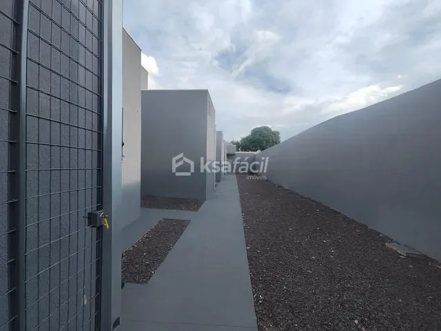 Casa com 90m² 2 quartos e 1 banheiro, à venda, no bairro Jardim Centenário em Campo Grande