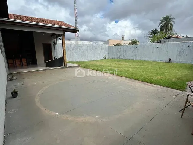 Casa com 450m² 3 quartos e 5 banheiros, à venda, no bairro Parque Residencial Rita Vieira em Campo Grande