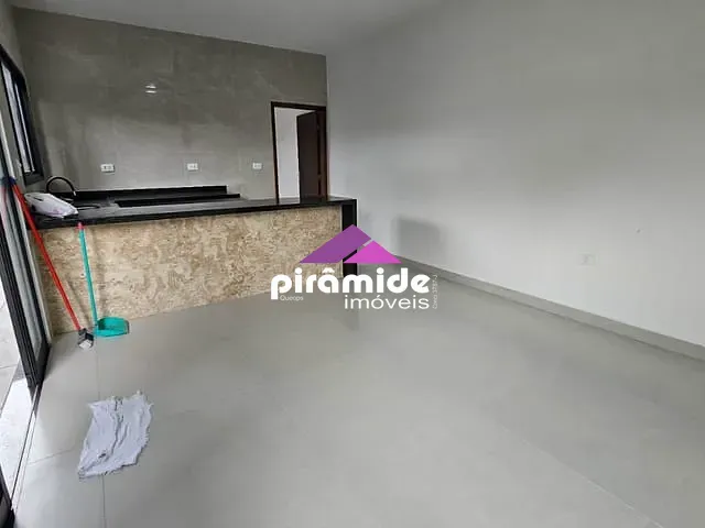 Casa com 138m² 2 quartos e 2 banheiros, à venda, no bairro Pontal de Santa Marina em Caraguatatuba