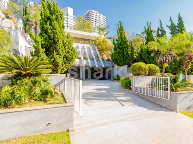 Casa com 1165m² 5 quartos e 8 banheiros, à venda, no bairro Alphaville Residencial Um em Barueri