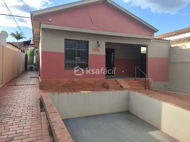 Casa com 346m² 3 quartos e 1 banheiro, à venda, no bairro Amambaí em Campo Grande