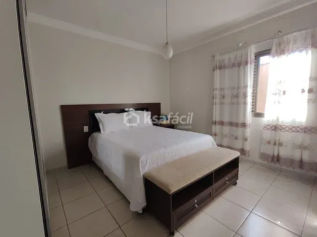 Casa com 360m² 4 quartos e 5 banheiros, à venda, no bairro Jardim Jacy em Campo Grande