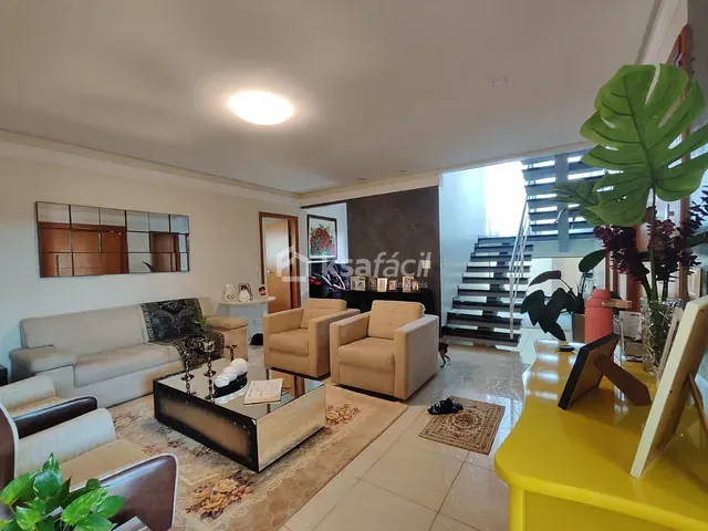 Casa com 360m² 4 quartos e 5 banheiros, à venda, no bairro Jardim Jacy em Campo Grande