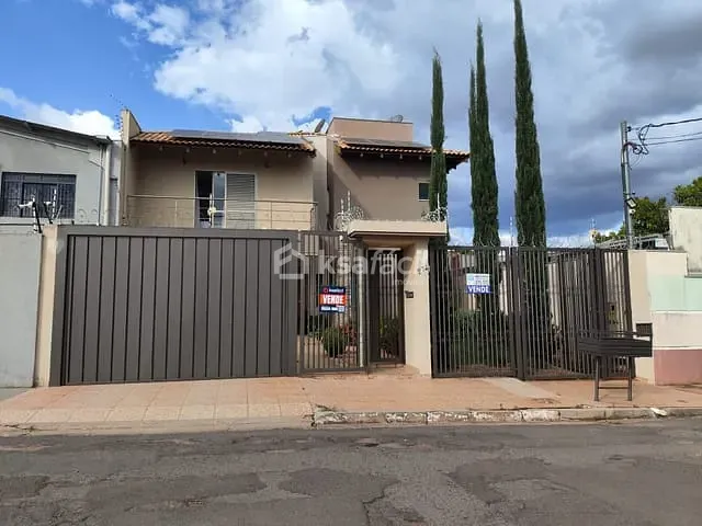 Casa com 360m² 4 quartos e 5 banheiros, à venda, no bairro Jardim Jacy em Campo Grande