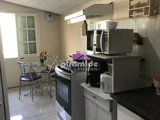 Casa com 372m² 2 quartos e 1 banheiro, à venda, no bairro Morro do Algodão em Caraguatatuba