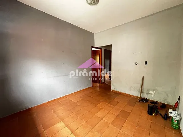 Casa com 250m² 3 quartos e 2 banheiros, à venda, no bairro Jardim das Indústrias em São José dos Campos