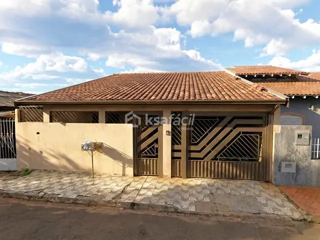 Casa com 200m² 3 quartos e 2 banheiros, à venda, no bairro Núcleo Habitacional Universitárias em Campo Grande