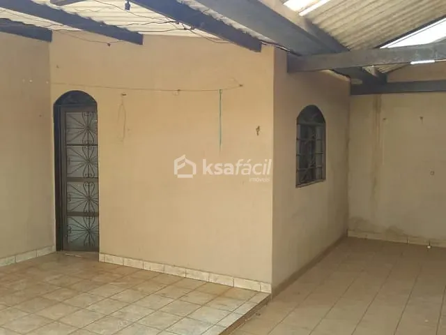 Casa com 200m² 3 quartos e 2 banheiros, à venda, no bairro Núcleo Habitacional Universitárias em Campo Grande