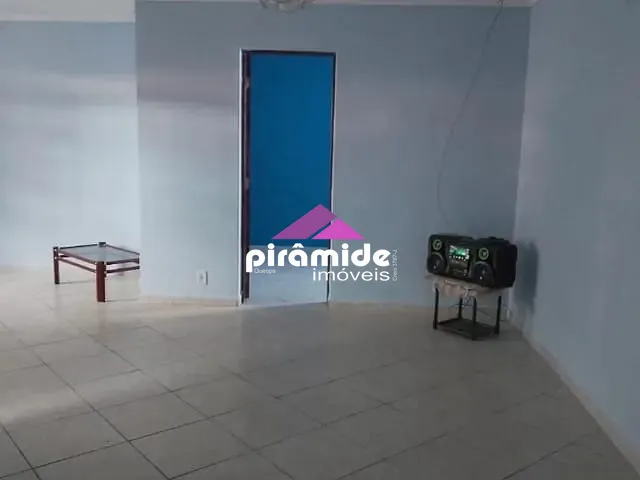 Casa com 300m² 3 quartos e 2 banheiros, à venda, no bairro Jardim Satélite em São José dos Campos