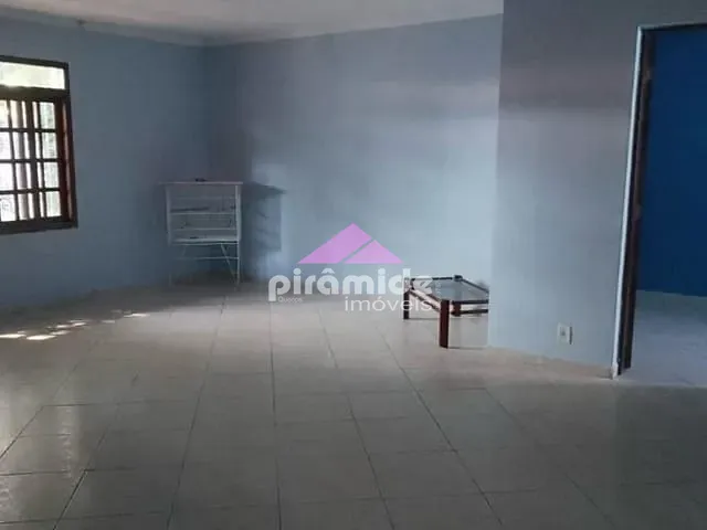 Casa com 300m² 3 quartos e 2 banheiros, à venda, no bairro Jardim Satélite em São José dos Campos