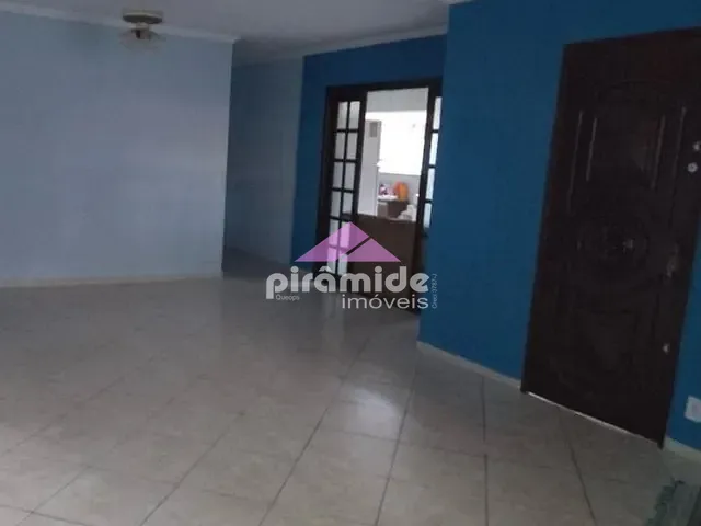 Casa com 300m² 3 quartos e 2 banheiros, à venda, no bairro Jardim Satélite em São José dos Campos