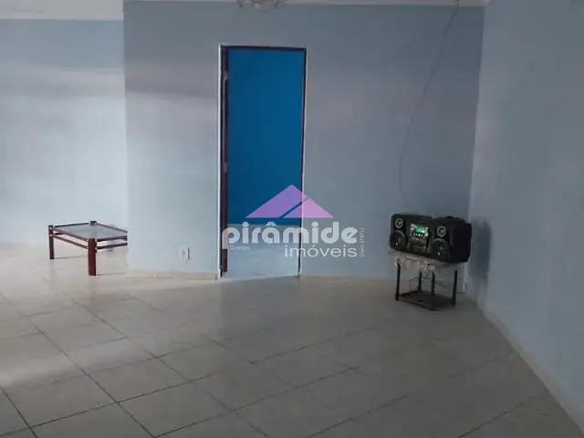 Casa com 300m² 3 quartos e 2 banheiros, à venda, no bairro Jardim Satélite em São José dos Campos