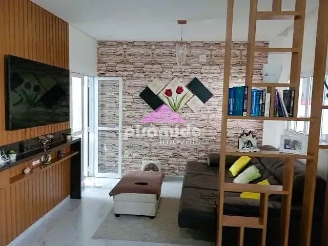 Casa com 140m² 2 quartos e 1 banheiro, à venda, no bairro Residencial Santa Paula em Jacareí