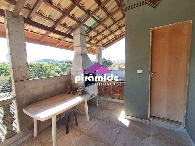 Casa com 275m² 3 quartos e 2 banheiros, à venda, no bairro Jardim Satélite em São José dos Campos