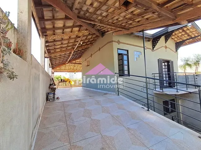 Casa com 275m² 3 quartos e 2 banheiros, à venda, no bairro Jardim Satélite em São José dos Campos