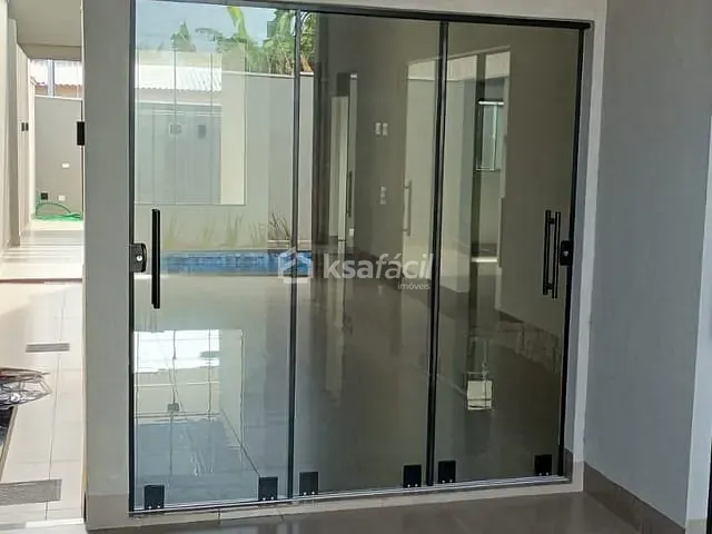 Casa 3 quartos e 2 banheiros, à venda, no bairro Parque Residencial Rita Vieira em Campo Grande