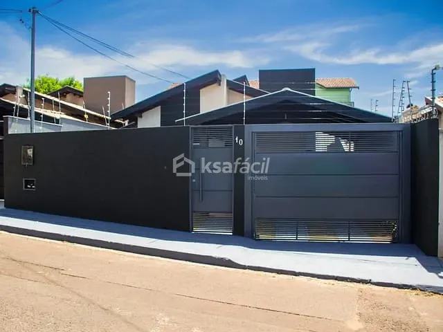 Casa com 230m² 3 quartos e 2 banheiros, à venda, no bairro Vila Planalto em Campo Grande