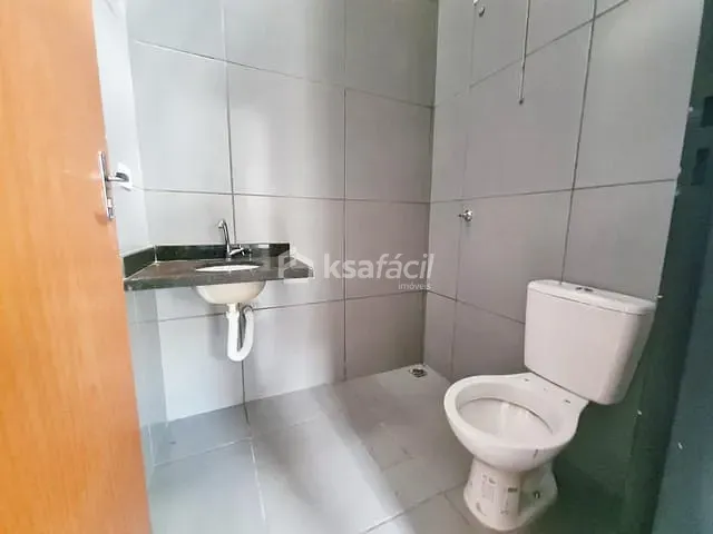 Casa 2 quartos e 1 banheiro, à venda, no bairro Jardim Colúmbia em Campo Grande